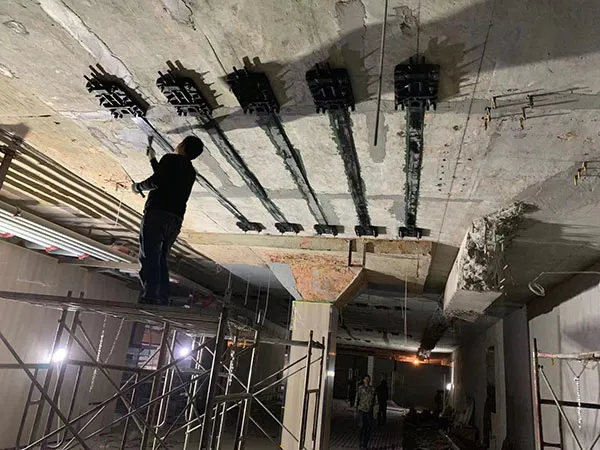 Система предварительного напряжения углеродных пластин  для усиления супермаркета в провинции Аньхой, Китай